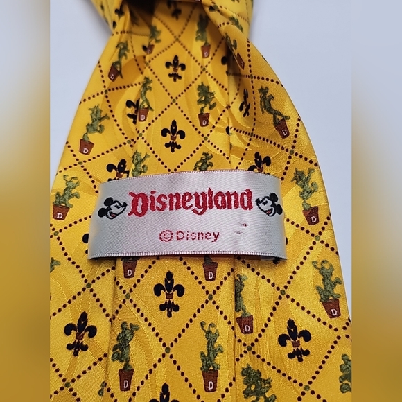 Yellow Patterned Tie - Picture 5 of 12